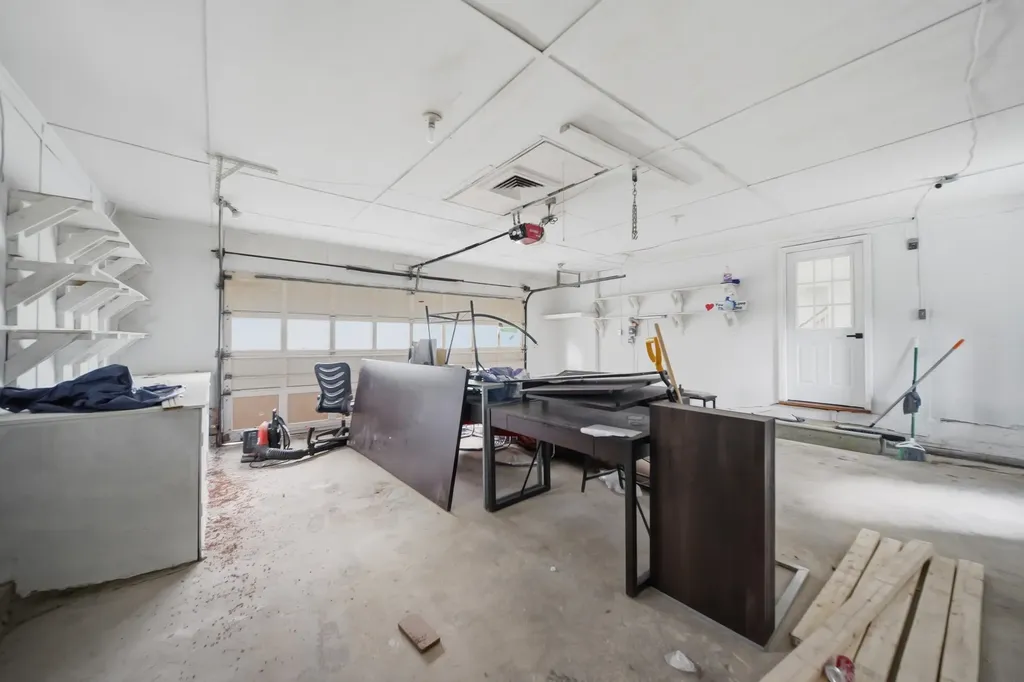 29 Dickens Street Nashua NH 03062