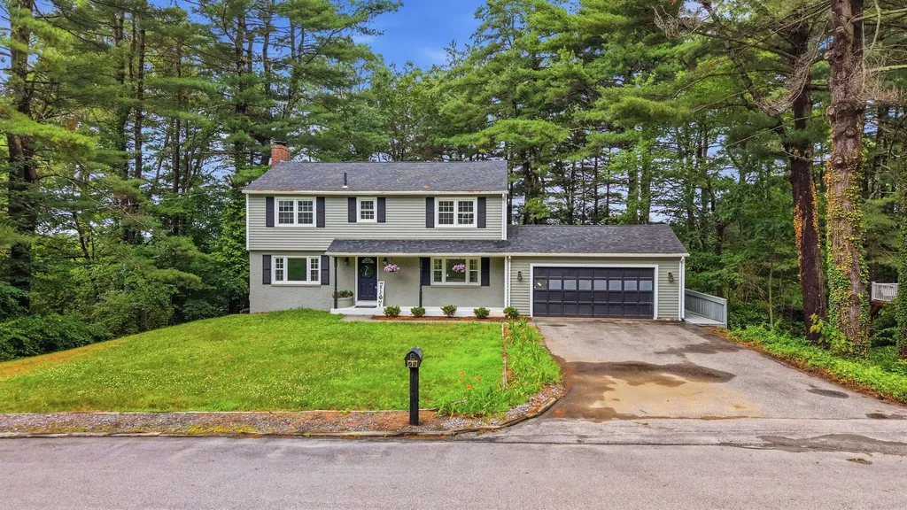 29 Dickens Street Nashua NH 03062