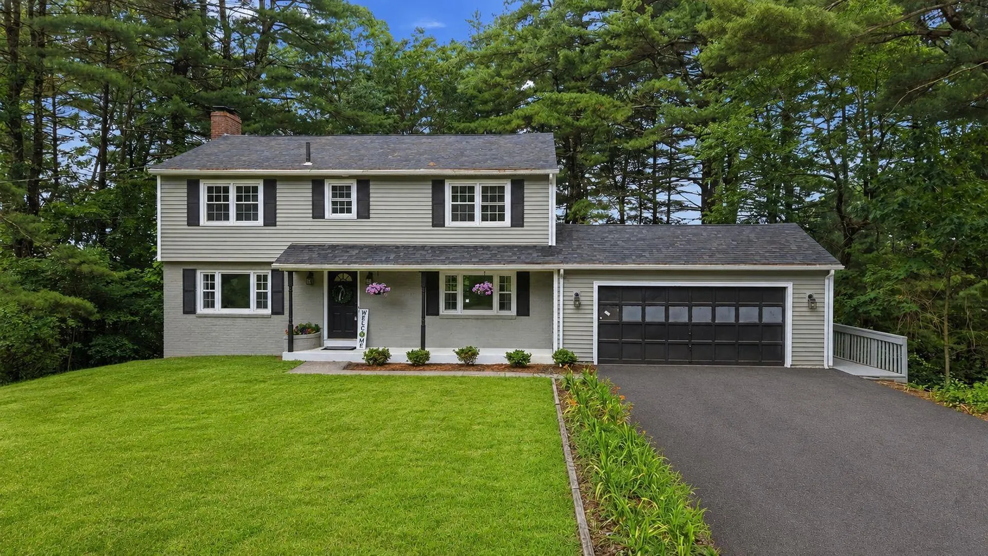 29 Dickens Street Nashua NH 03062