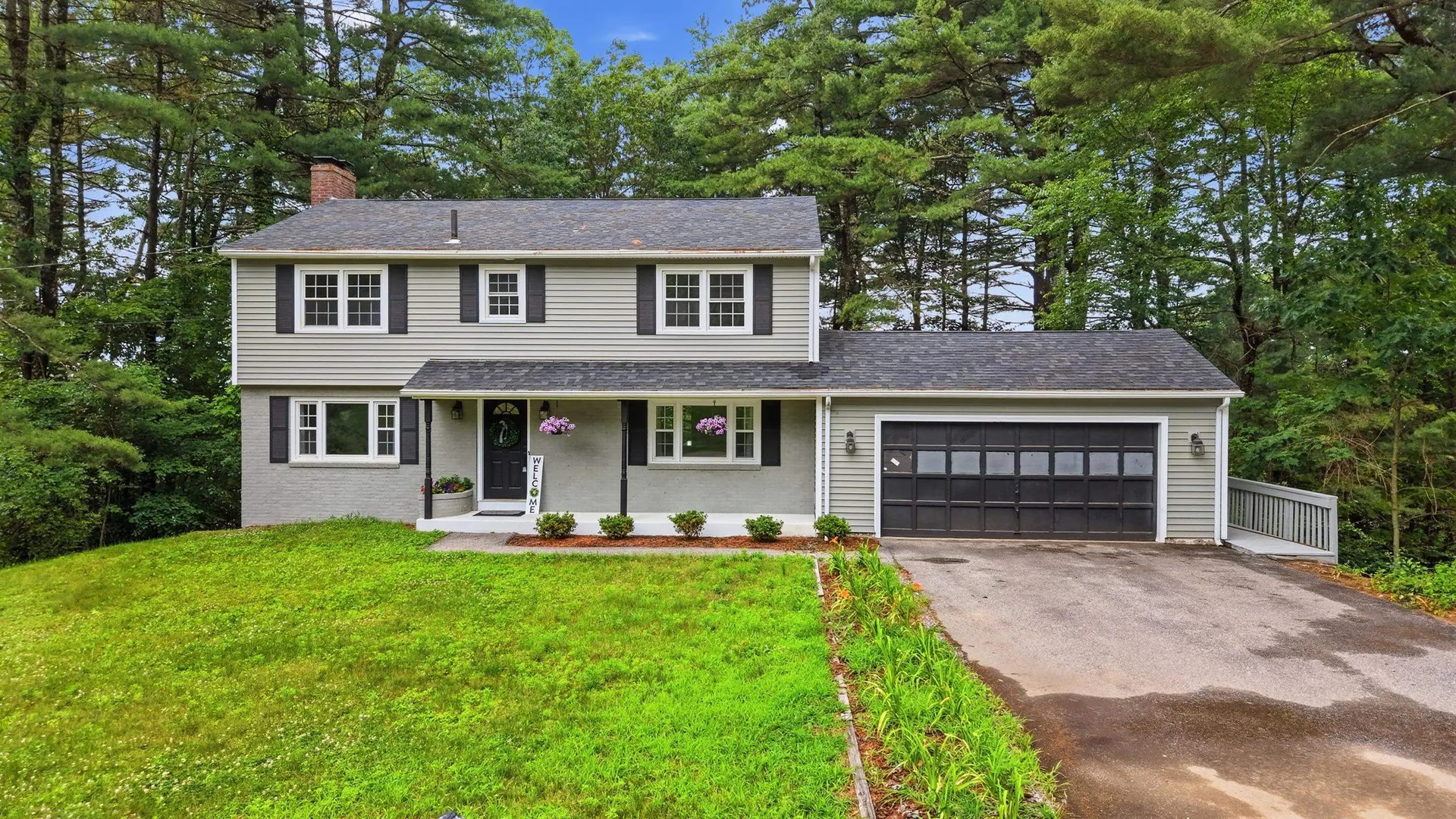 29 Dickens Street Nashua NH 03062