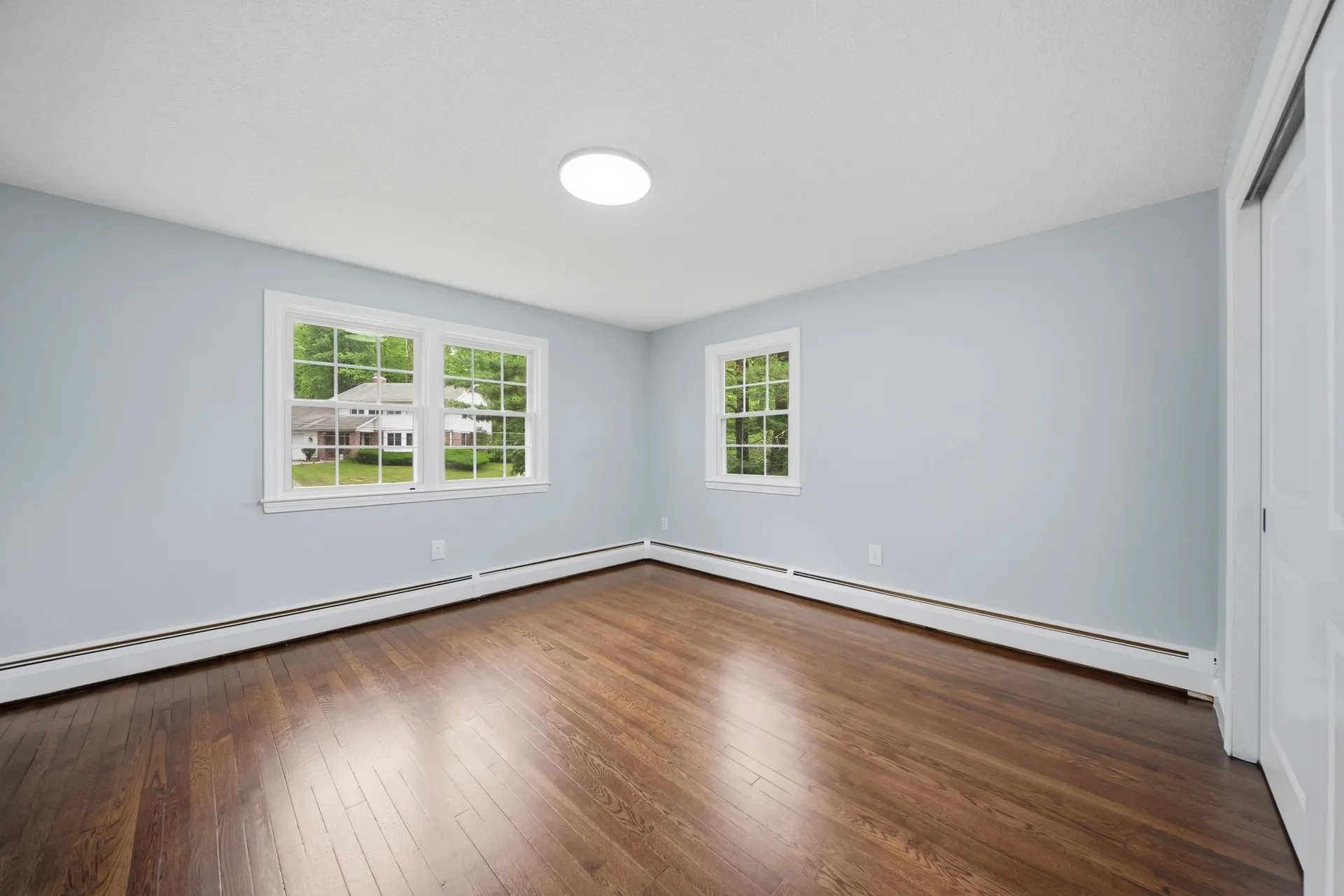 29 Dickens Street Nashua NH 03062