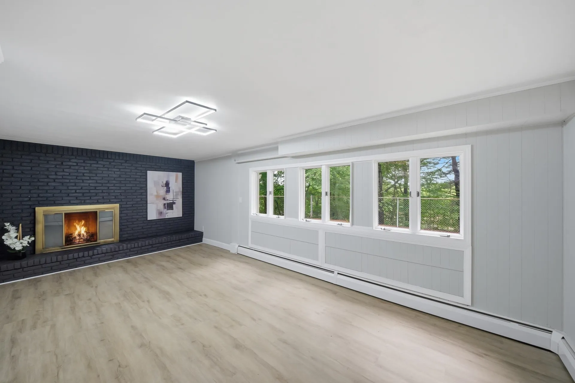 29 Dickens Street Nashua NH 03062