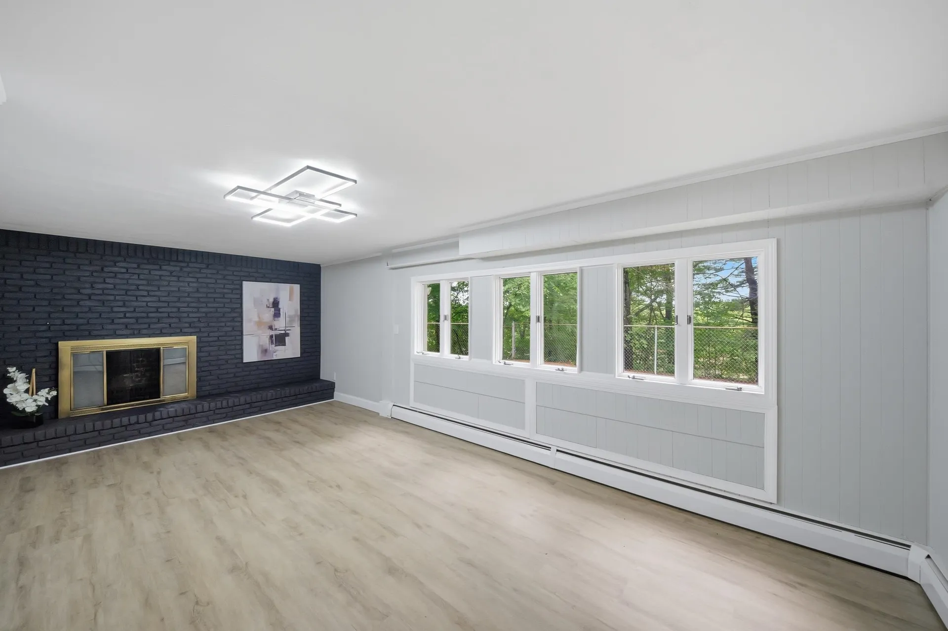 29 Dickens Street Nashua NH 03062