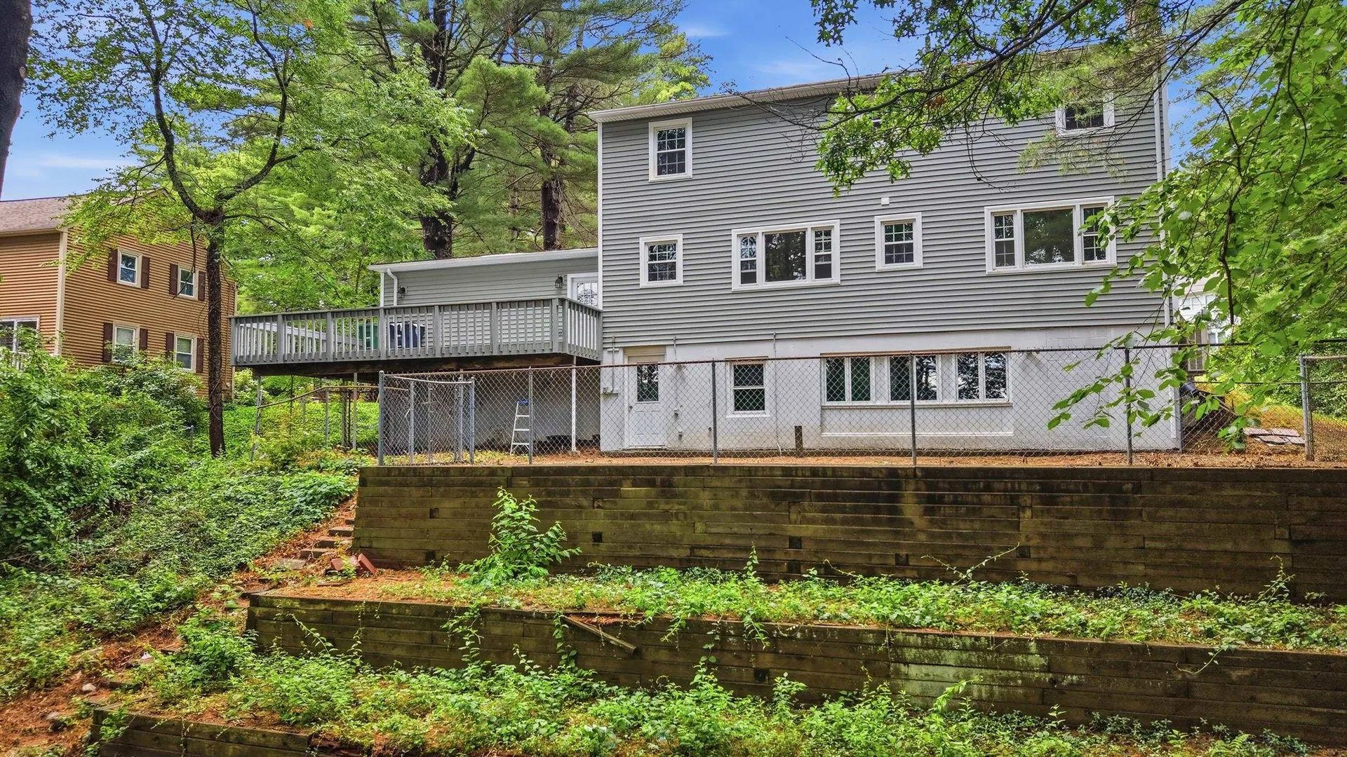 29 Dickens Street Nashua NH 03062
