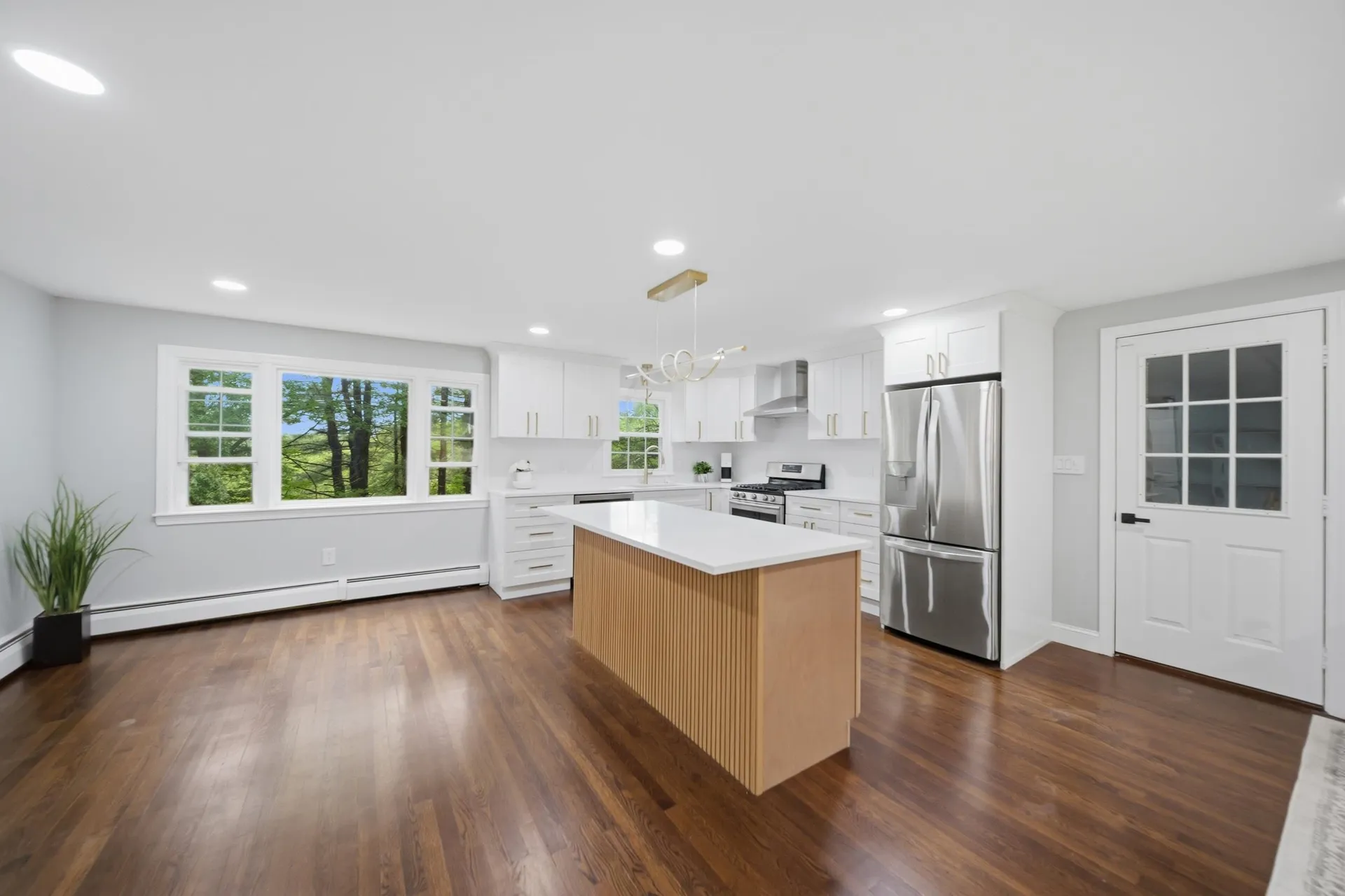 29 Dickens Street Nashua NH 03062