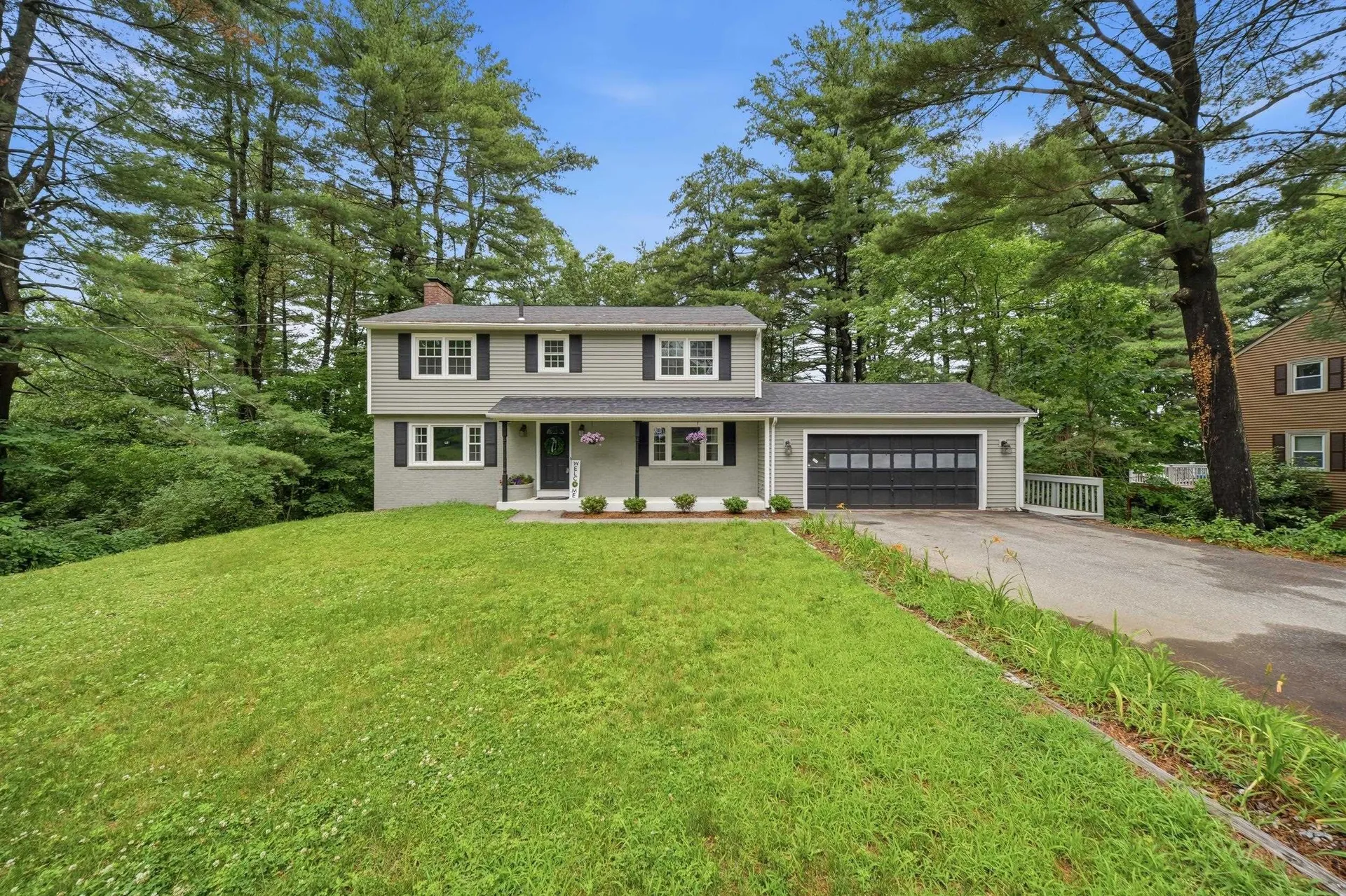 29 Dickens Street Nashua NH 03062