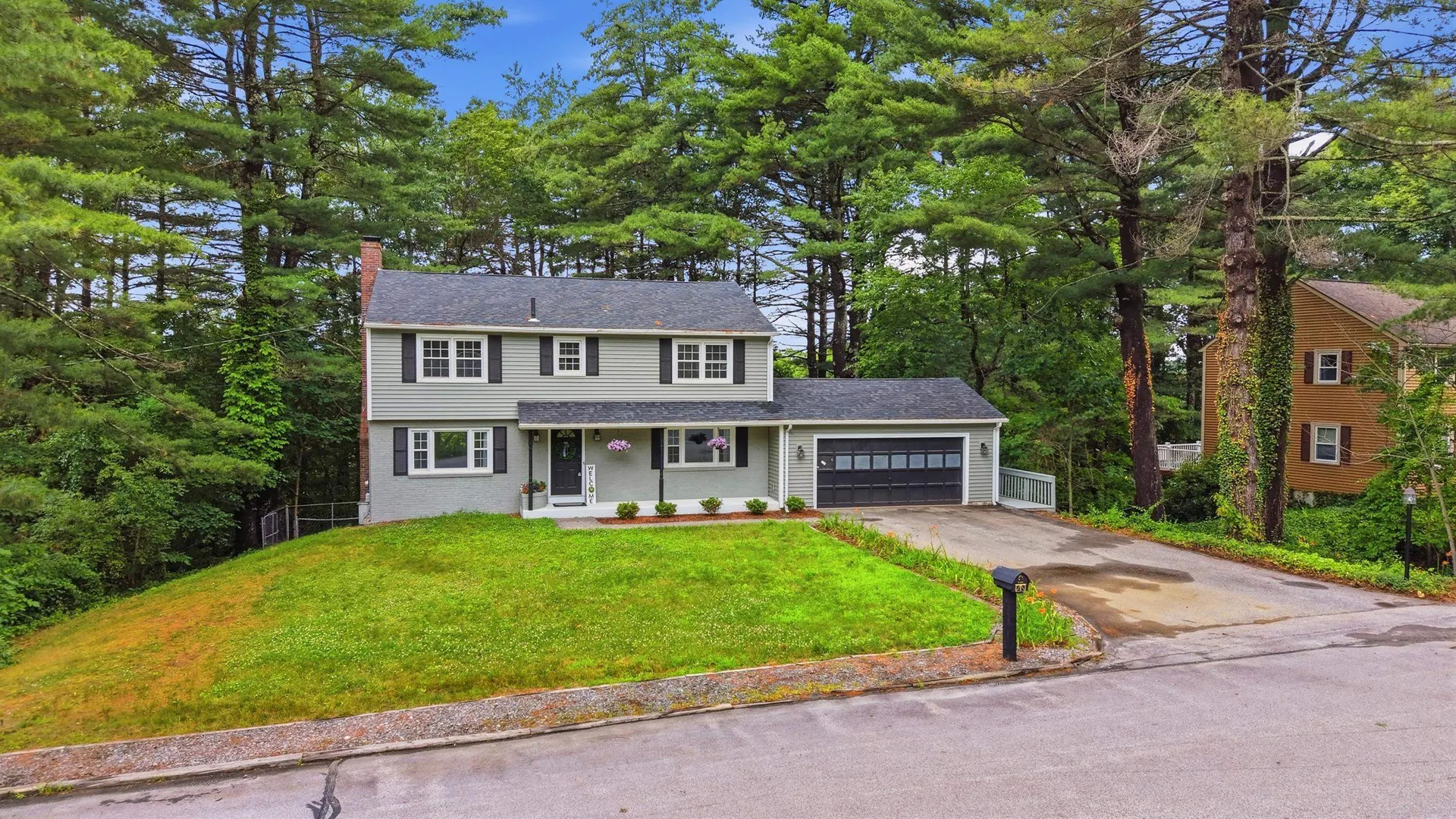 29 Dickens Street Nashua NH 03062
