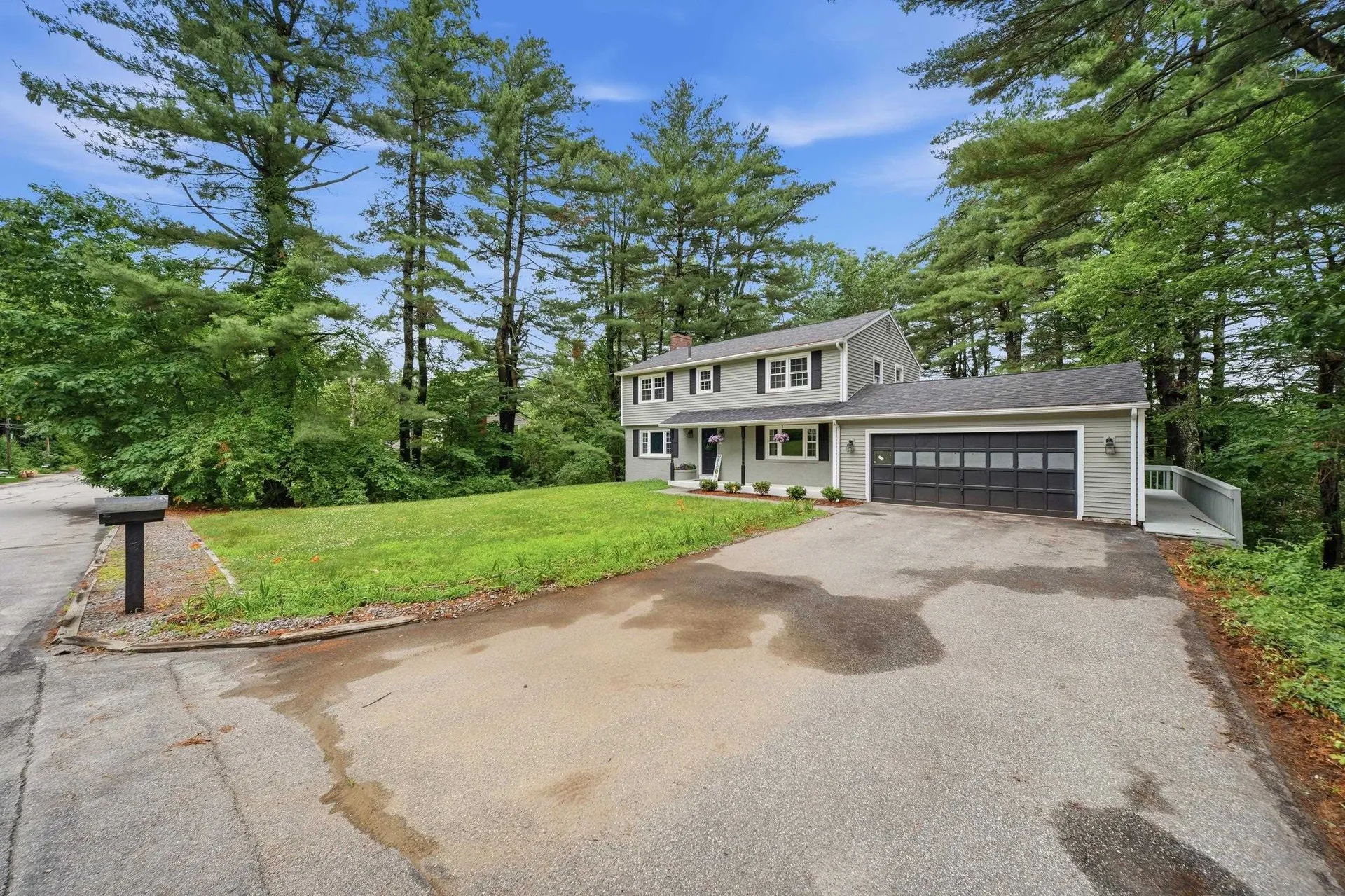 29 Dickens Street Nashua NH 03062
