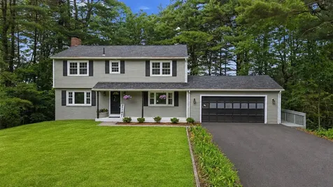 29 Dickens Street Nashua NH 03062