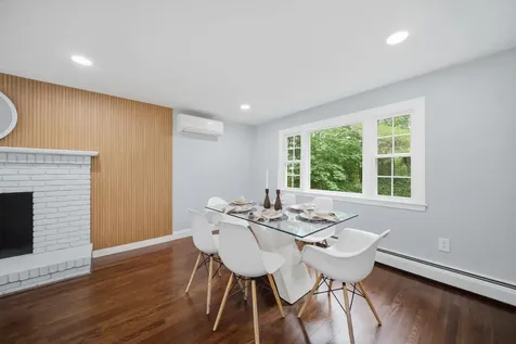 29 Dickens Street Nashua NH 03062