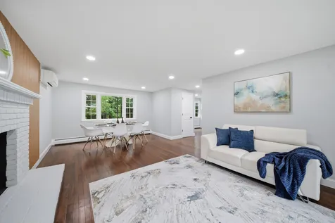 29 Dickens Street Nashua NH 03062
