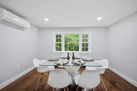 29 Dickens Street Nashua NH 03062
