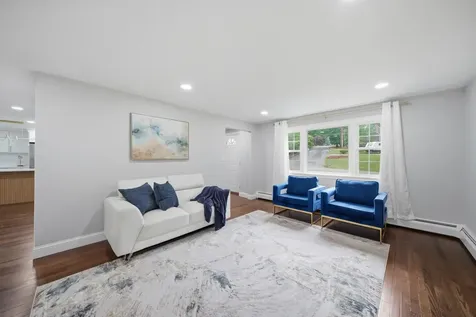 29 Dickens Street Nashua NH 03062
