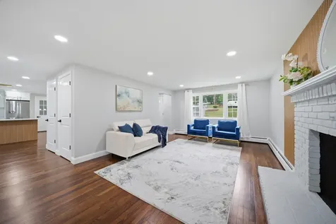 29 Dickens Street Nashua NH 03062