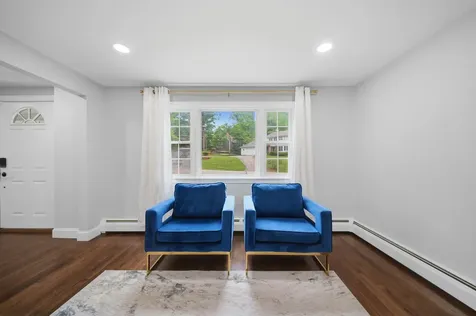 29 Dickens Street Nashua NH 03062