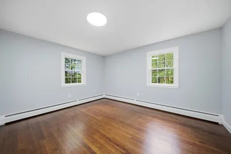 29 Dickens Street Nashua NH 03062