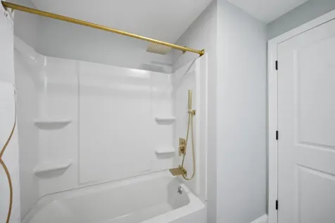 29 Dickens Street Nashua NH 03062