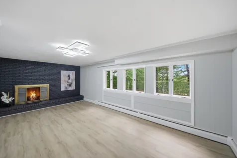29 Dickens Street Nashua NH 03062