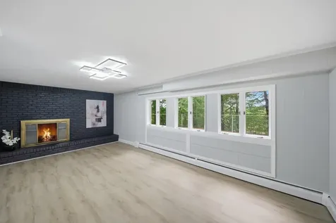 29 Dickens Street Nashua NH 03062