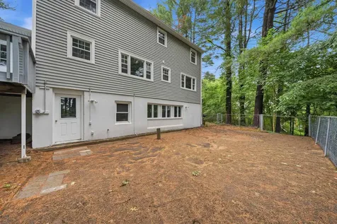 29 Dickens Street Nashua NH 03062