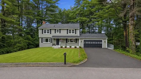 29 Dickens Street Nashua NH 03062