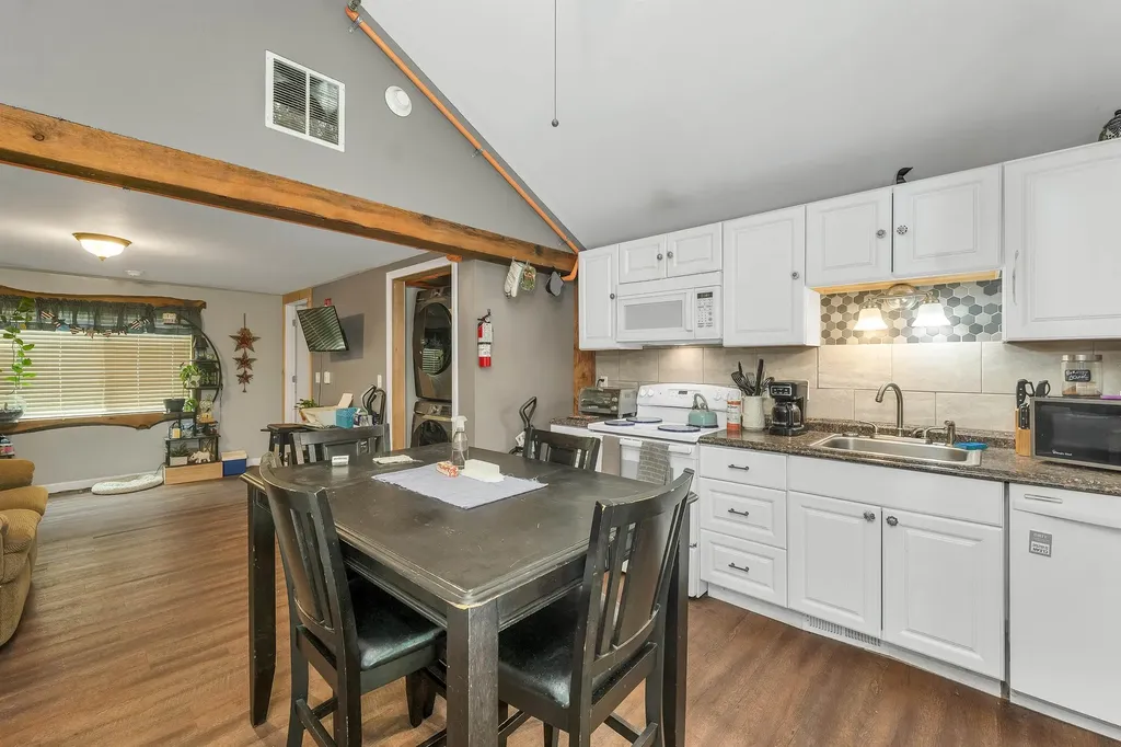 379 White Mountain Highway Conway NH 03818