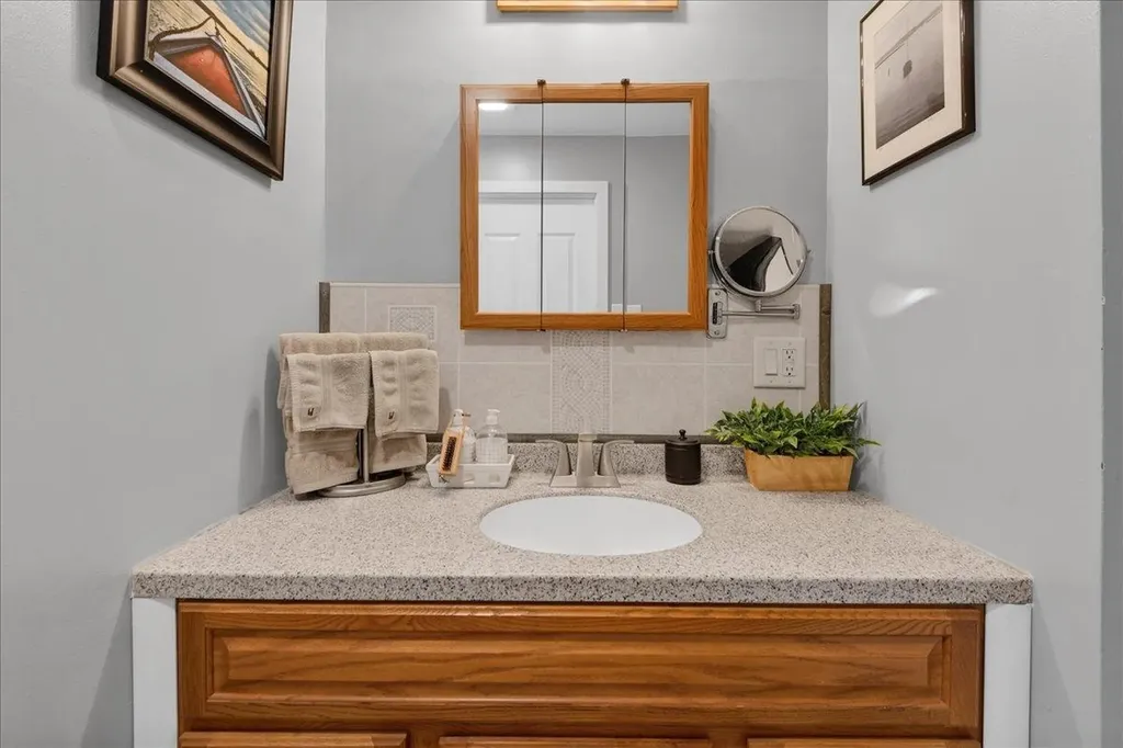 7 Courtney Drive Vergennes VT 05491