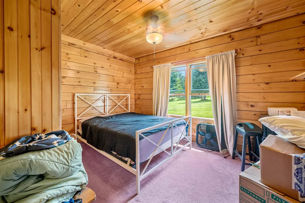 27 Griggs Road Orange VT 05641