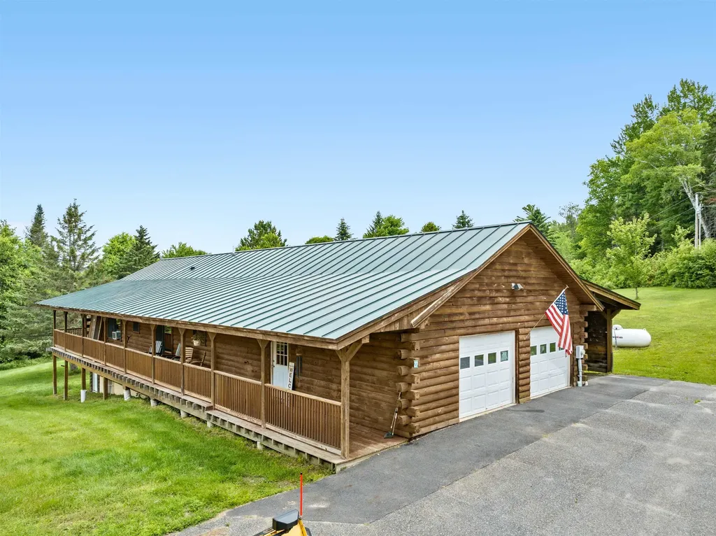 27 Griggs Road Orange VT 05641