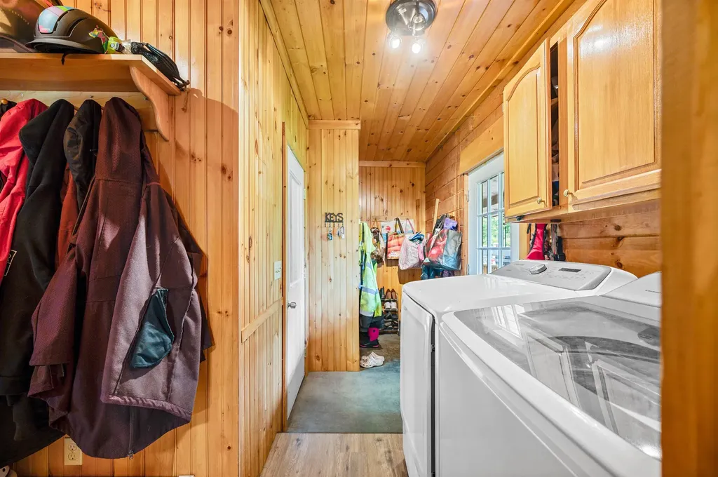 27 Griggs Road Orange VT 05641