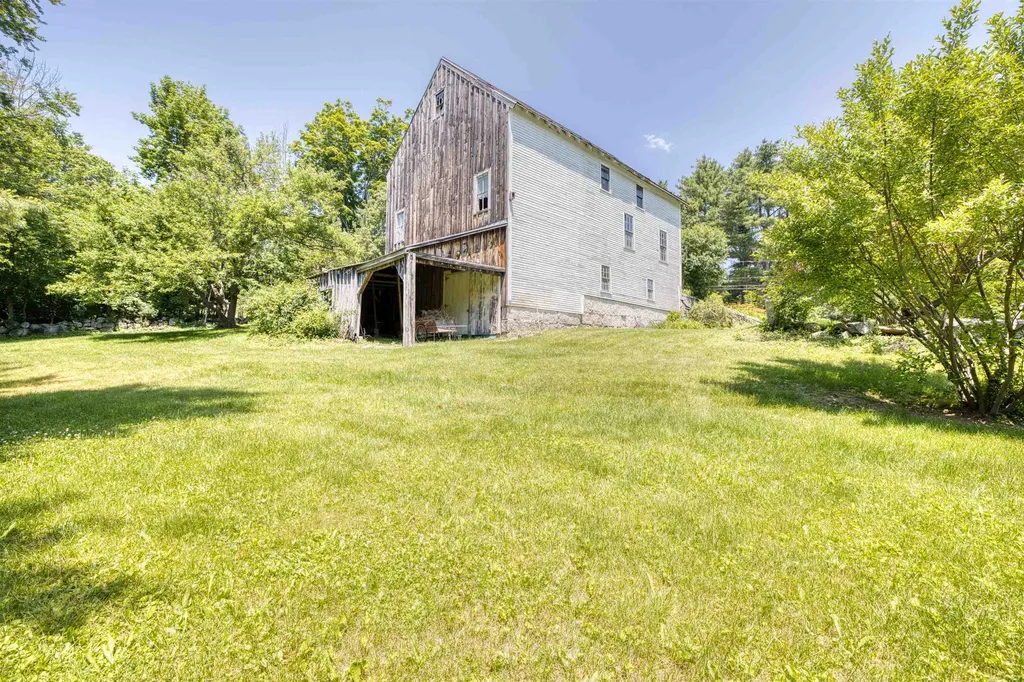9 Browns Ridge Road Ossipee NH 03864
