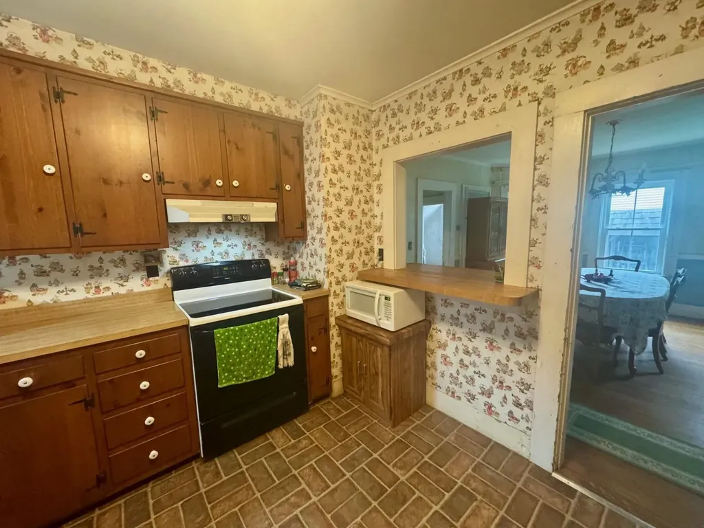 18 Blossom Street Keene NH 03431