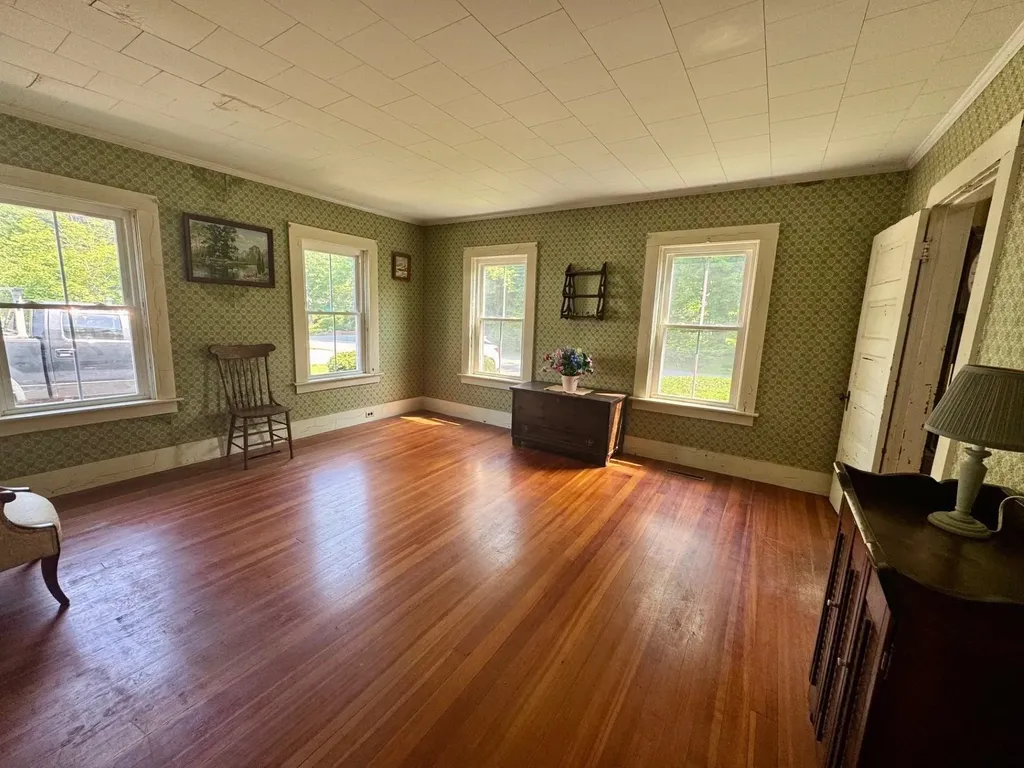 18 Blossom Street Keene NH 03431