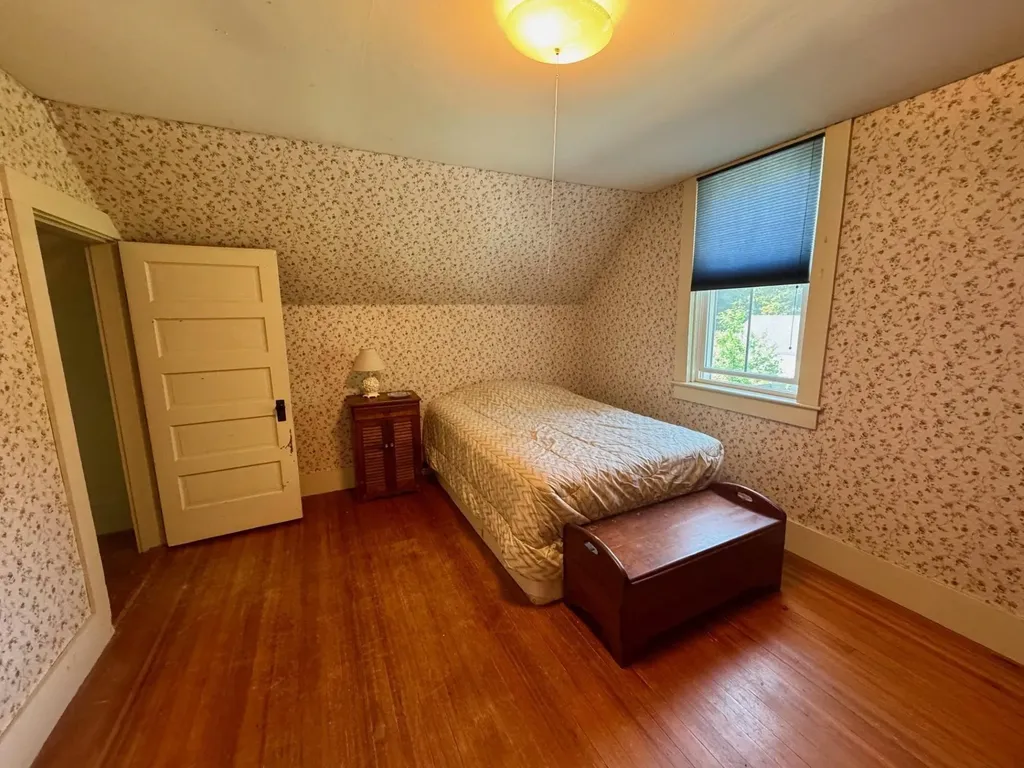 18 Blossom Street Keene NH 03431