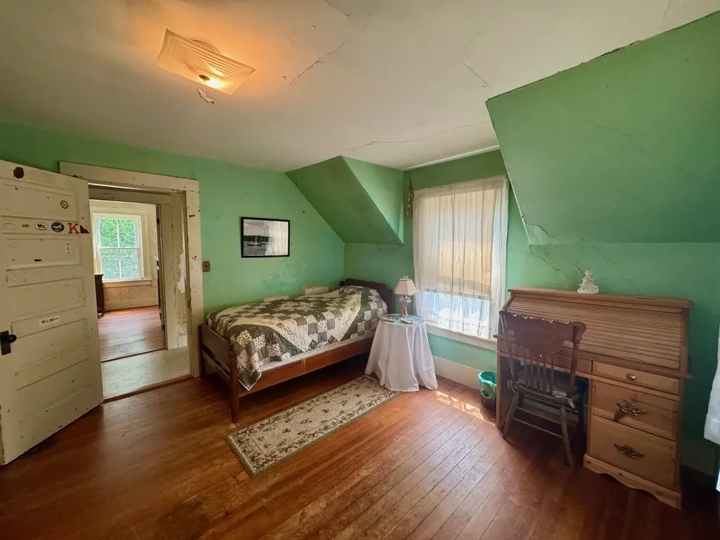 18 Blossom Street Keene NH 03431