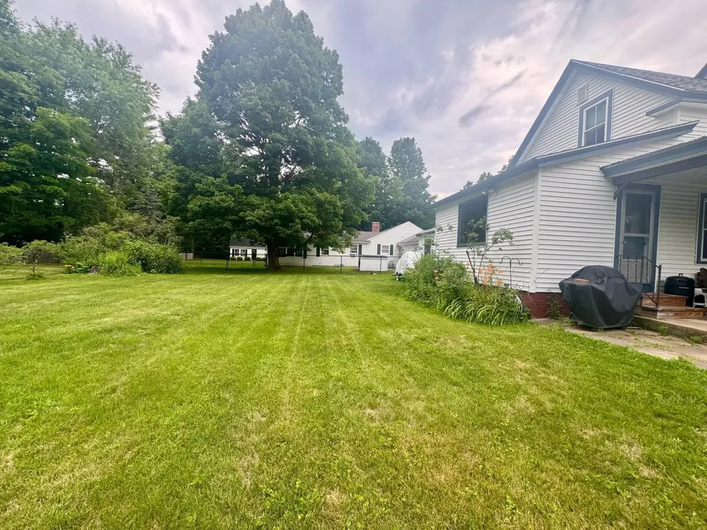 18 Blossom Street Keene NH 03431