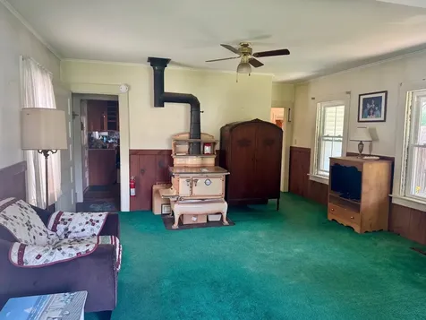 18 Blossom Street Keene NH 03431