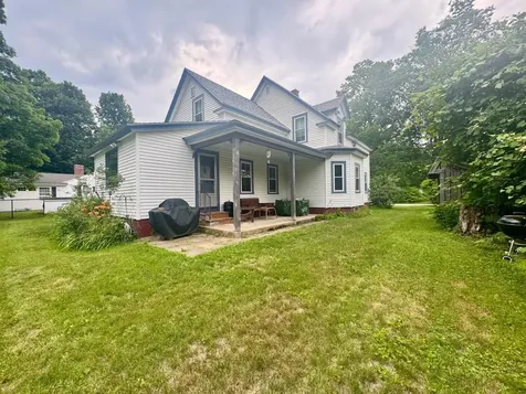 18 Blossom Street Keene NH 03431