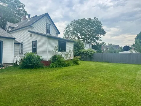18 Blossom Street Keene NH 03431