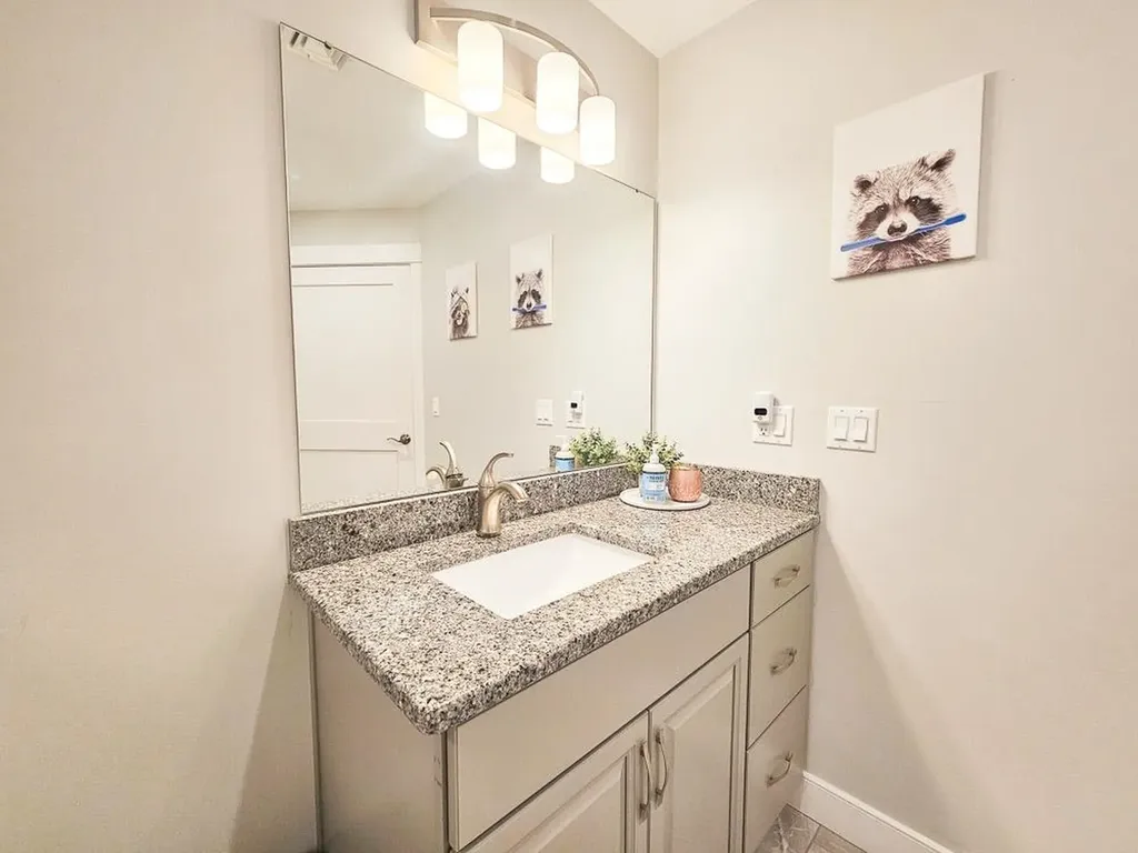 2075 Lafayette Road Portsmouth NH 03801