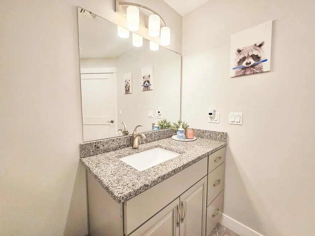 2075 Lafayette Road Portsmouth NH 03801