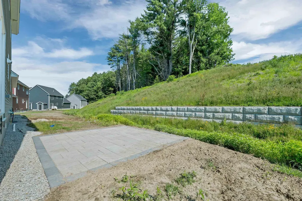 6 Shelburne Lane Concord NH 03301