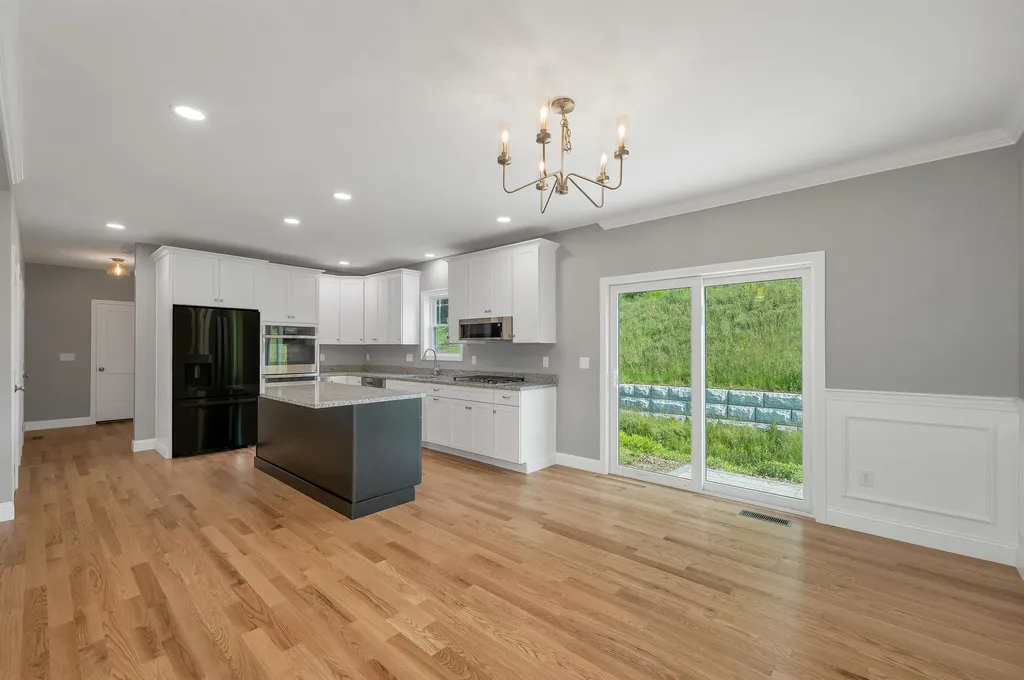 6 Shelburne Lane Concord NH 03301