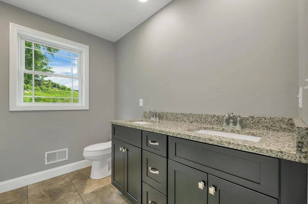 6 Shelburne Lane Concord NH 03301