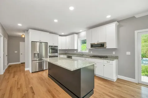 6 Shelburne Lane Concord NH 03301