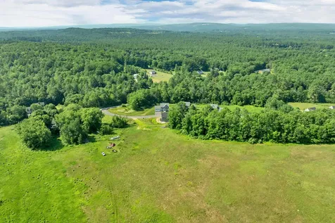 6 Shelburne Lane Concord NH 03301