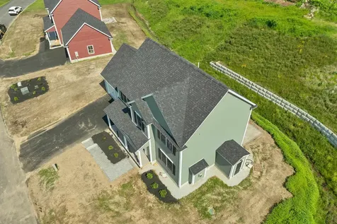 6 Shelburne Lane Concord NH 03301