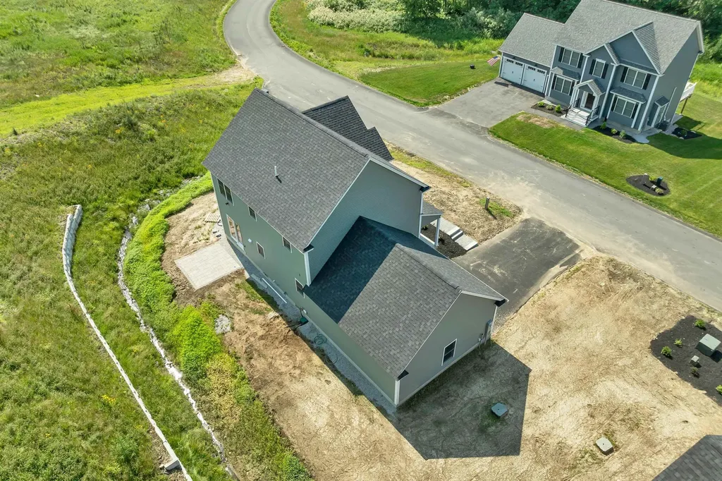 6 Shelburne Lane Concord NH 03301