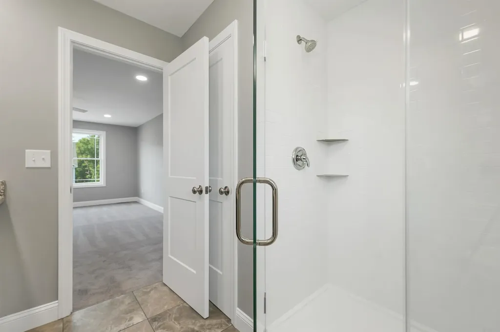 6 Shelburne Lane Concord NH 03301