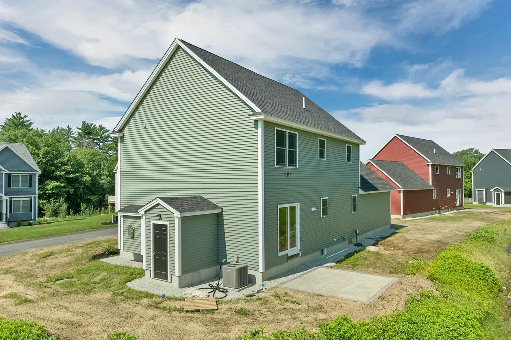 6 Shelburne Lane Concord NH 03301